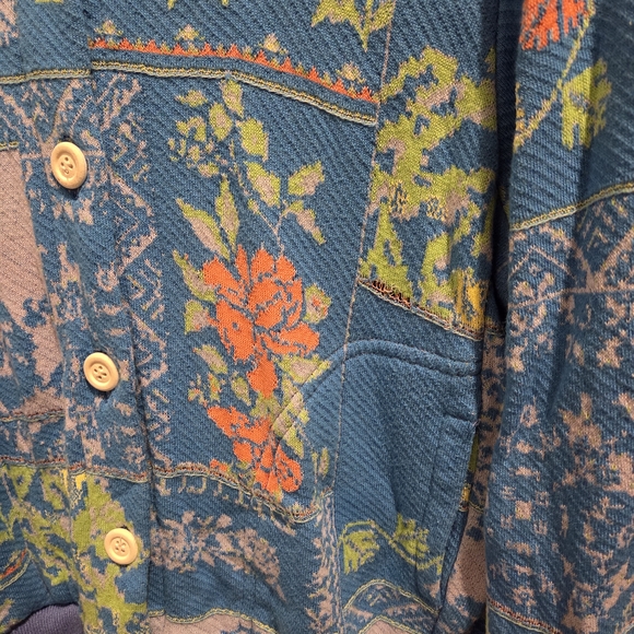 Floral Patterned Button-Up Jacket - Picture 3 of 6